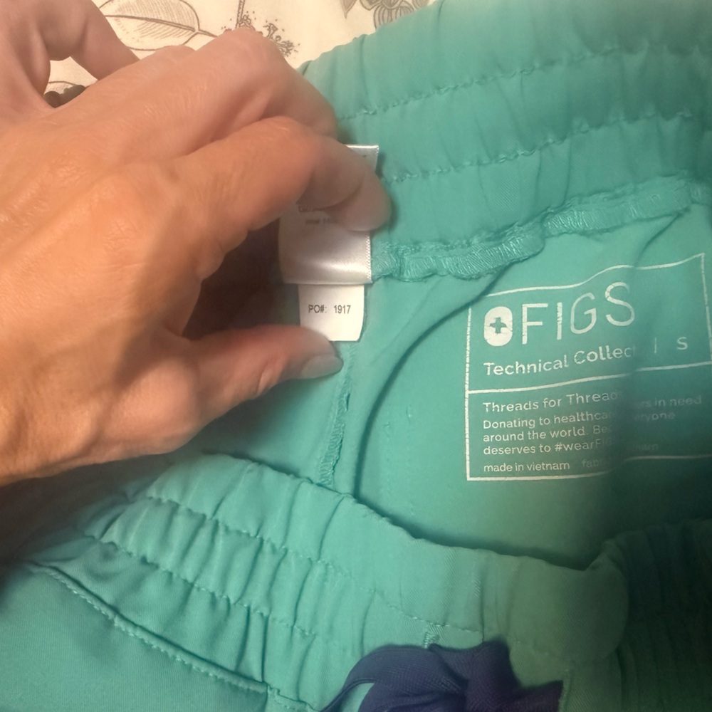 Figs high waisted surgical green jogger size small euc - Picture 2 of 2